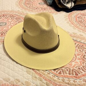 Women’s Stylish Tan Fedora Hat with Brown Band NWOT